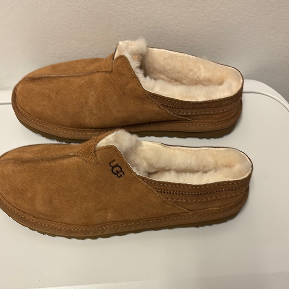 UGG Men's Neuman Slipper Chestnut Suede Slip-Ons - Picture 10 of 12